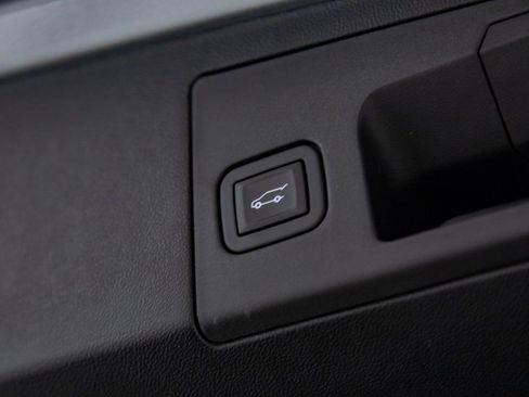 Used 2023 Cadillac XT5 Sportv image 8