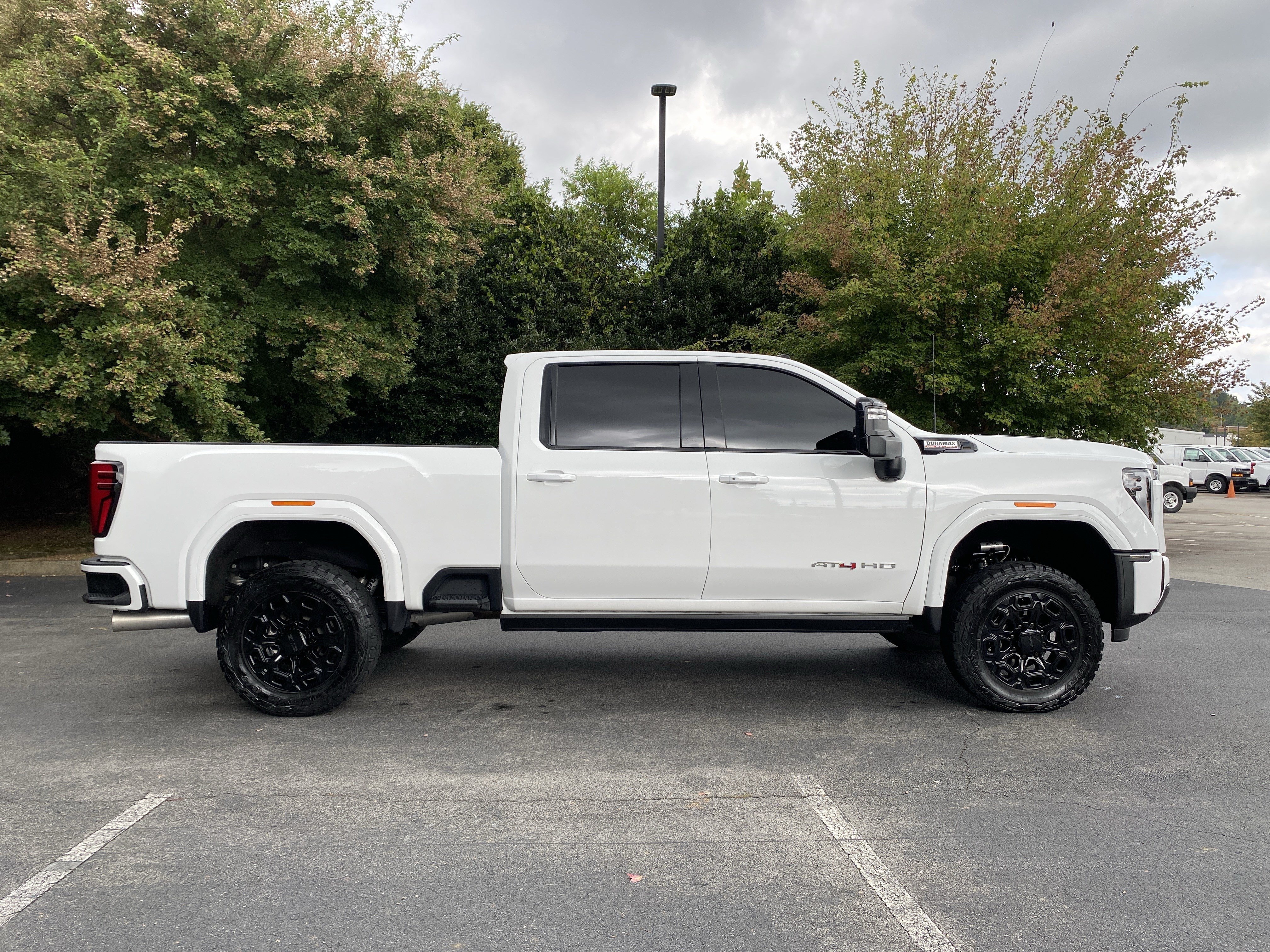 Used 2025 GMC Sierra 2500 AT4 w/ AT4 Premium Plus Package AWD/4WD image 10