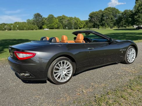 Used 2010 Maserati GranTurismo Convertible RWD image 37