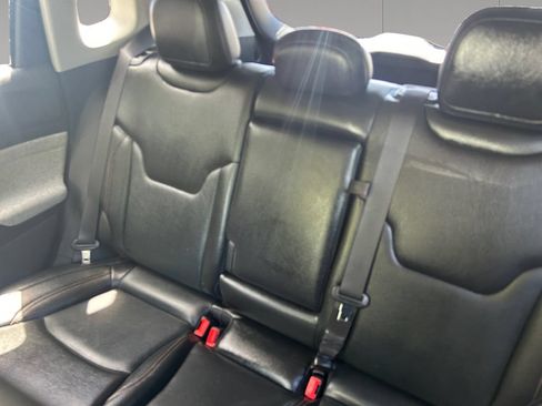 Used 2022 Jeep Compass Latitude AWD/4WD image 16