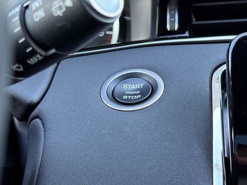 Used 2023 Land Rover Range Rover Evoque R-Dynamic SE image 22