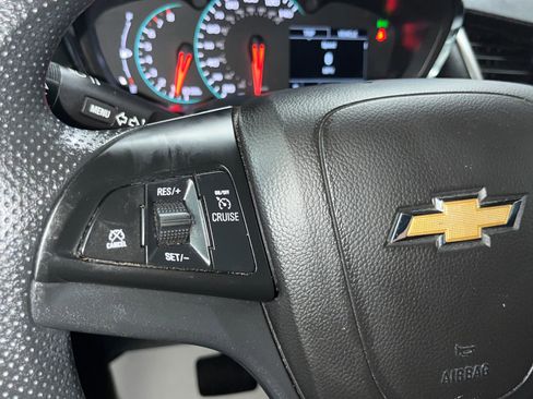 Used 2021 Chevrolet Trax LS w/ Tint and Cruise Package image 29