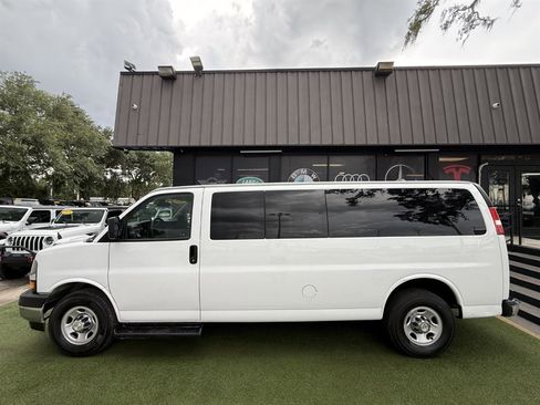 Used 2020 Chevrolet Express 3500 LT w/ LT Preferred Equipment Group RWD image 7