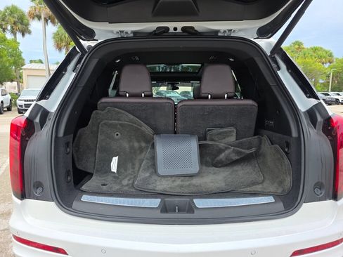 Used 2021 Cadillac XT6 Premium Luxury FWD image 21
