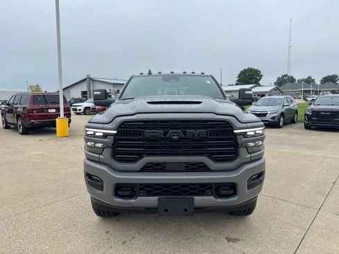 Used 2026 RAM 2500 Laramie AWD/4WD image 2