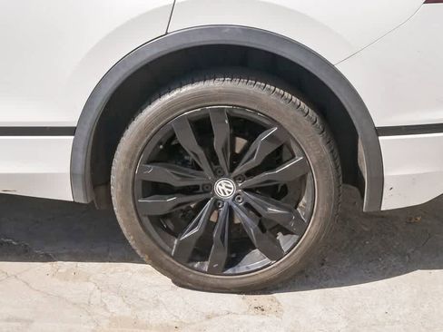 Used 2020 Volkswagen Tiguan SE R-Line image 6