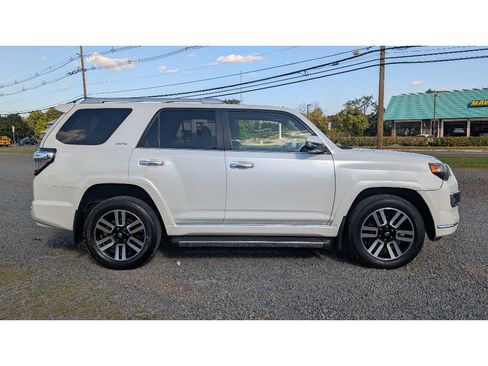 Used 2017 Toyota 4Runner Limited image 8