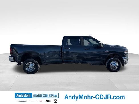 New 2026 RAM 3500 Big Horn AWD/4WD image 9