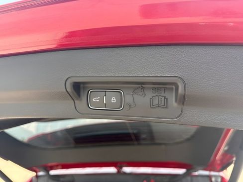 Used 2023 Ford Explorer XLT w/ Equipment Group 202A AWD/4WD image 27