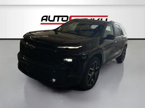 Used 2026 Chevrolet Traverse High Country FWD image 3