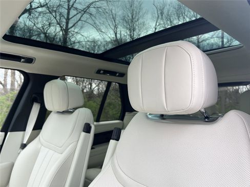 New 2025 Land Rover Range Rover SE AWD/4WD image 23