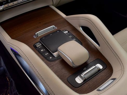 Used 2022 Mercedes-Benz GLS 450 4MATIC image 15