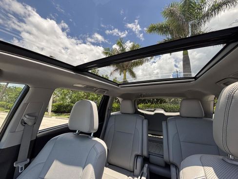 Used 2016 Toyota Highlander Limited Platinum image 7