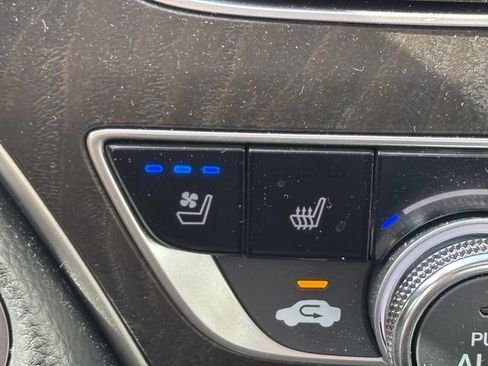 Used 2018 Honda Accord Touring image 17