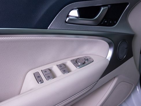 New 2026 Genesis G70 2.5T Prestige image 17