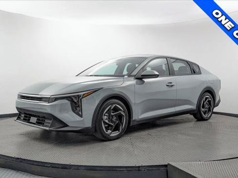 Used 2025 Kia K4 EX FWD image 2