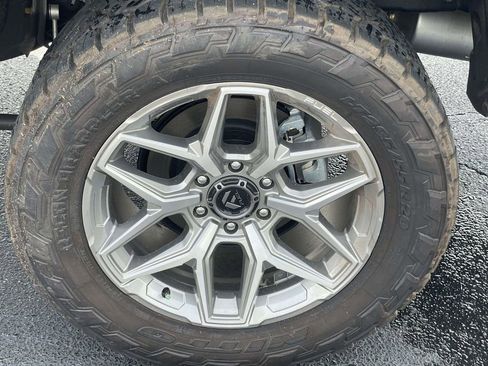 New 2025 Toyota Tacoma TRD Off-Road AWD/4WD image 9