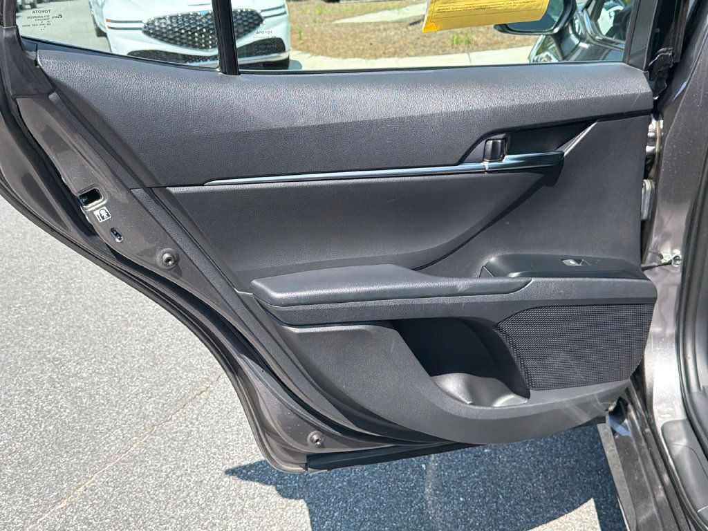 Used 2019 Toyota Camry LE w/ Convenience Package FWD image 23