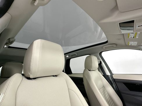 Used 2025 Land Rover Discovery Sport S image 20