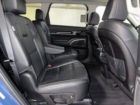 Used 2025 Kia Telluride S AWD/4WD image 24