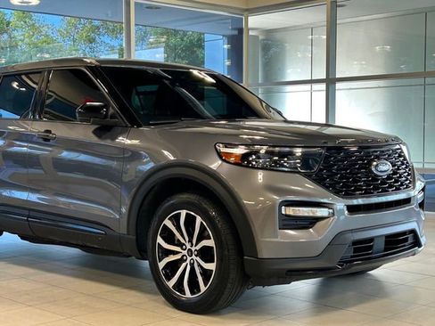 Used 2022 Ford Explorer ST-Line w/ Class IV Trailer Tow Package image 5