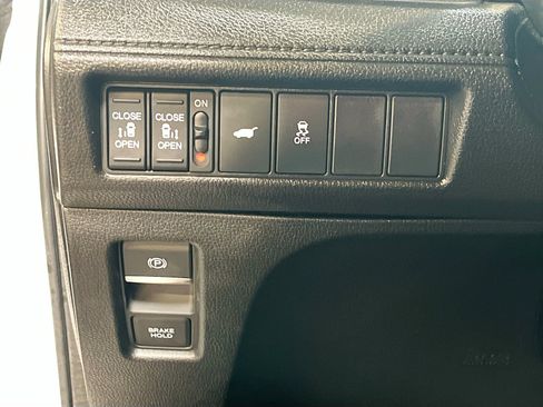 Used 2025 Honda Odyssey EX-L image 10