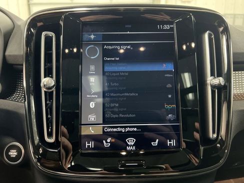 Used 2021 Volvo XC40 T5 R-Design w/ Climate Package image 14