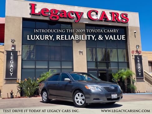 Used 2009 Toyota Camry LE FWD image 2