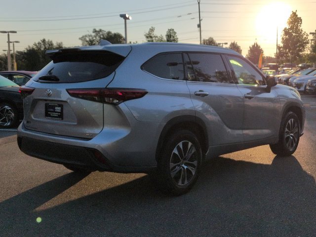 Used 2021 Toyota Highlander XLE FWD image 5