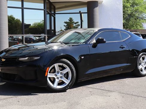 Used 2022 Chevrolet Camaro LT RWD image 2