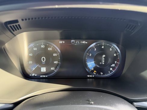 Used 2018 Volvo XC60 T6 R-Design w/ Convenience Package image 20