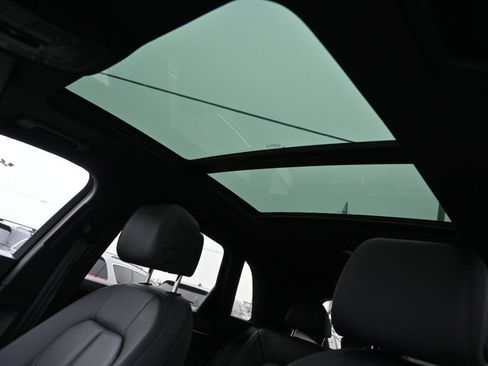 Used 2021 Audi Q3 2.0T Premium image 17