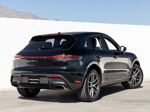 Certified 2025 Porsche Macan image 7