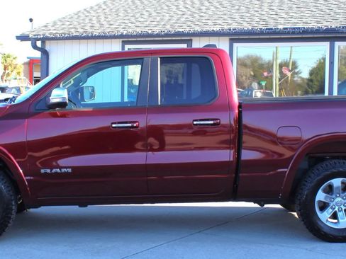 Used 2019 RAM 1500 Laramie AWD/4WD image 2