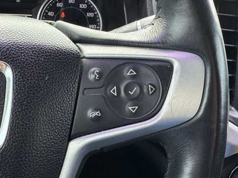 Used 2017 GMC Acadia SLT FWD image 17