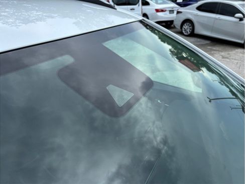 Used 2023 Chevrolet Bolt EUV LT FWD image 12
