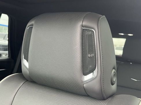 Used 2023 Cadillac Escalade Premium Luxury image 39