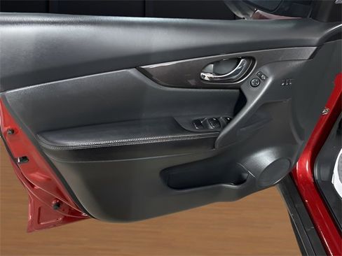 Used 2018 Nissan Rogue SV w/ Premium Package image 10