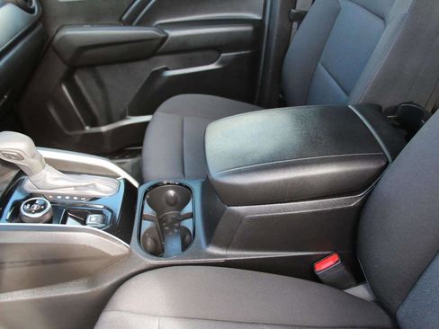 Used 2024 Chevrolet Colorado Trail Boss AWD/4WD image 18