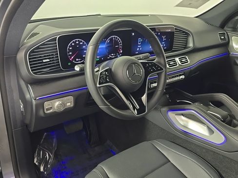 Certified 2025 Mercedes-Benz GLE 450e 4MATIC w/ Driver Assistance Package image 4