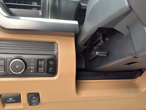 Used 2025 Ford F250 Lariat w/ Lariat Ultimate Package AWD/4WD image 15