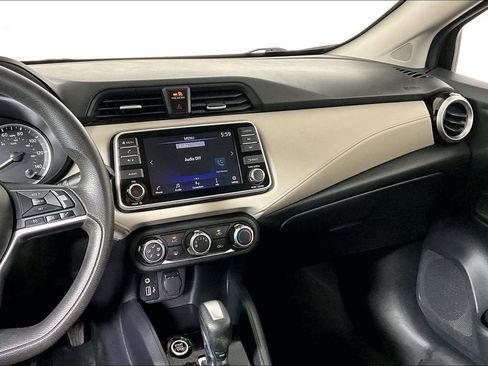 Used 2021 Nissan Versa SV image 6