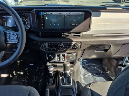 Used 2024 Jeep Wrangler Sport S image 15