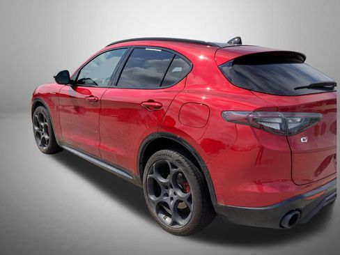 Used 2024 Alfa Romeo Stelvio Veloce AWD/4WD image 2
