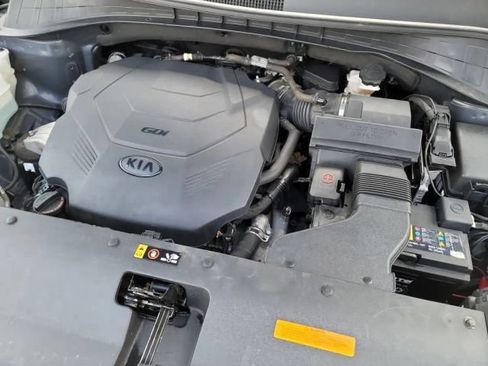 Used 2019 Kia Sorento AWD V6 image 40