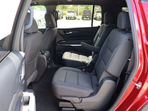 New 2025 Chevrolet Traverse LT w/ Sun and Wheel Package image 40