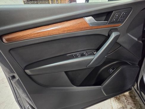 Used 2022 Audi Q5 2.0T Premium w/ Convenience Package image 12
