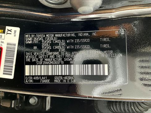 Used 2021 Toyota Highlander Platinum FWD image 19