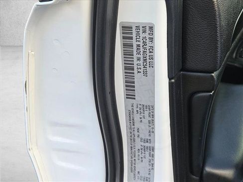 Used 2021 Jeep Grand Cherokee Laredo w/ Security & Convenience Group image 23