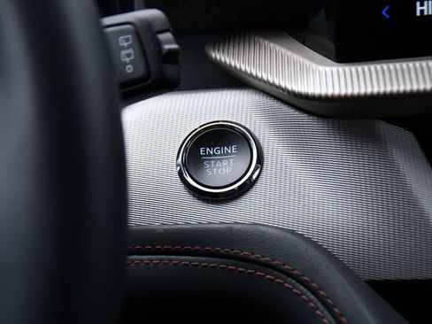 Used 2025 Ford Explorer Active image 27